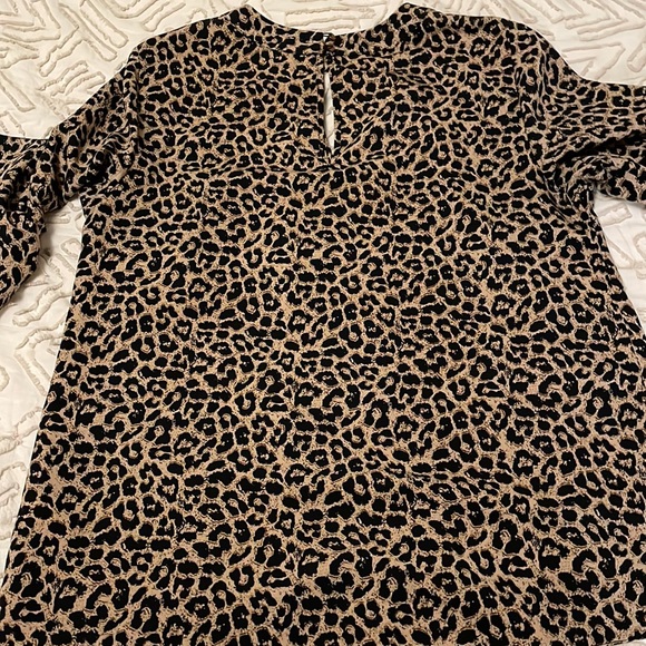 Leopard print top with bell sleeves size 10 - Picture 4 of 7